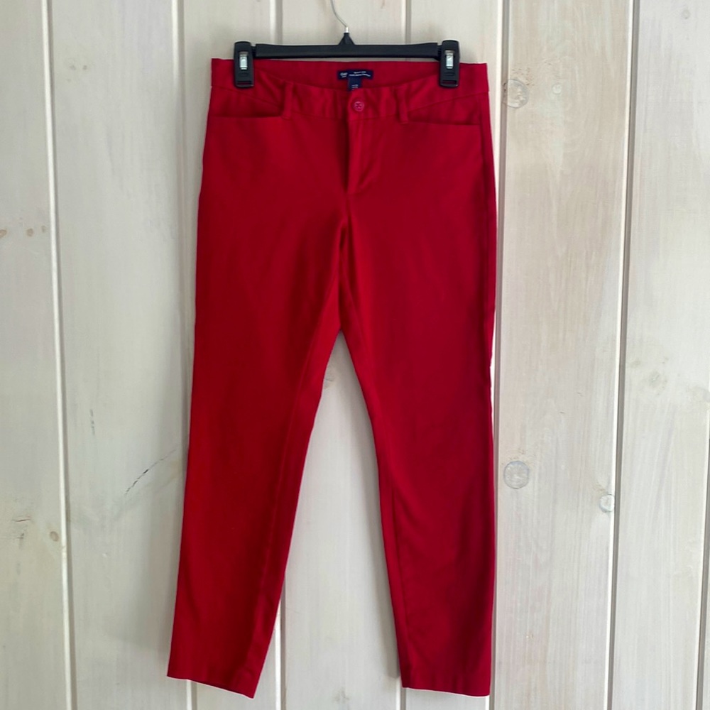 Gap- red pants- slim City Crop Size 2R